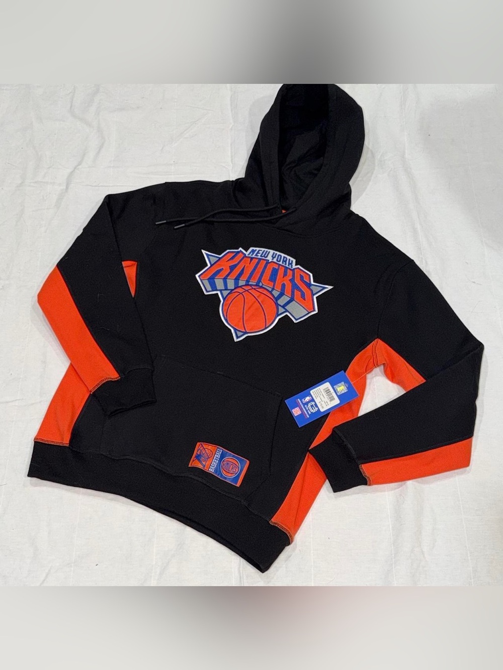 NWT Knicks NBA Black & Orange Team Sleeve Pullover